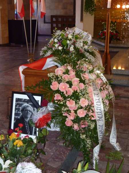 P1000000000000412 P1000000000000412